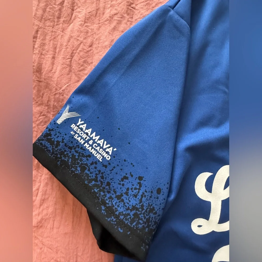 Julio Urias Dodgers Jersey - Picture 3 of 5